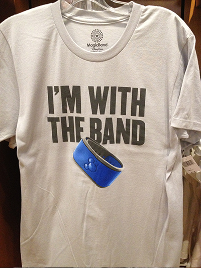 walt-disney-world-magicbands-tshirts-im-with-the-band.jpg