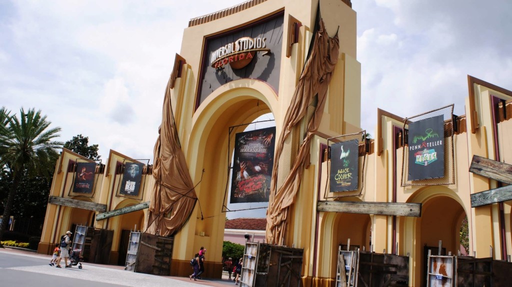 How I Survived My Very First Halloween Horror Nights at Universal Orlando