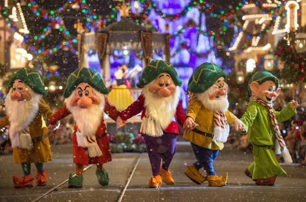 The Seven Dwarfs decked our for Christmas