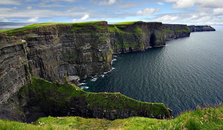 8_Cliffs_of_Moher_Walking_Hiking_Ireland