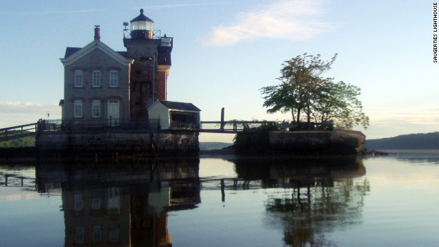 9. Saugerties Lighthouse, New York, USA