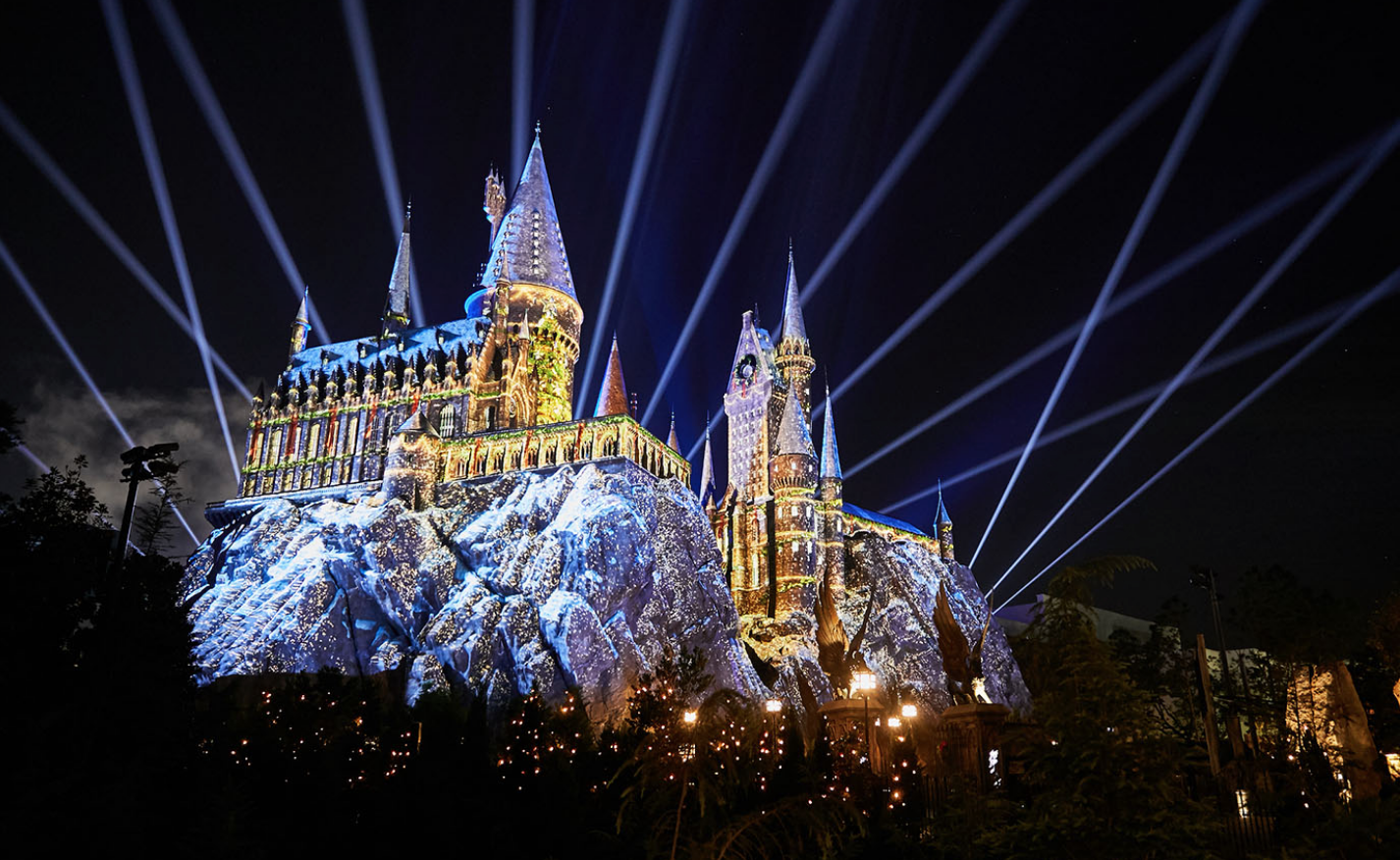 Christmas In The Wizarding World Of Harry Potter! - Kingdom Magic Vacations